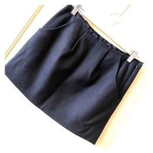 Jcrew Factory Mini Skirt in black. Wool. Size 4.